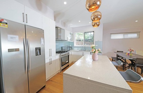 Doncaster House | 220 m² House ∙ 4 bedrooms ∙ 10 guests