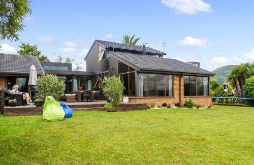 Kawaha Point House | 220 m² House ∙ 6 bedrooms ∙ 18 guests