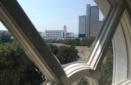 Vlissingen House | 220 m² House ∙ 7 bedrooms ∙ 16 guests