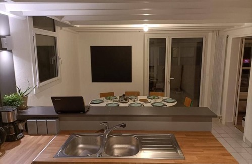 Vire House | 220m2 house with indoor pool heated to 28C