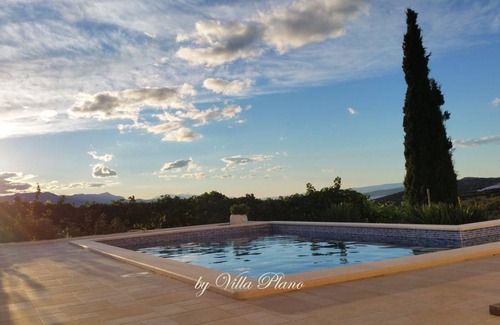 Plano House | 225 m² House ∙ 4 bedrooms ∙ 8 guests