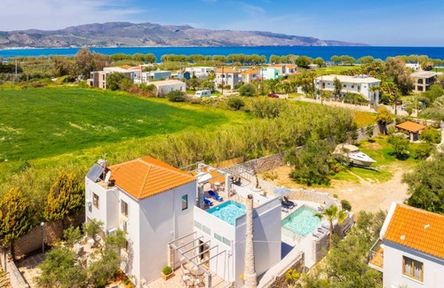 Tavronitis Villa | 225 m² Villa ∙ 4 bedrooms ∙ 8 guests