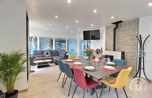 Bourbriac House | 227 m² Gîte ∙ 5 bedrooms ∙ 8 guests
