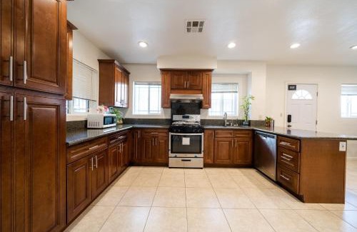Monterey Park House | 22ppl Garage Parking Btw Disney Hollywood Monterey Park Chinatown