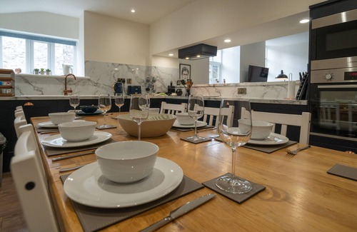 Kendal Apartment | 23 Tanners Yard - Modern studio-style apartment in the heart of Kendal (Dog-friendly)