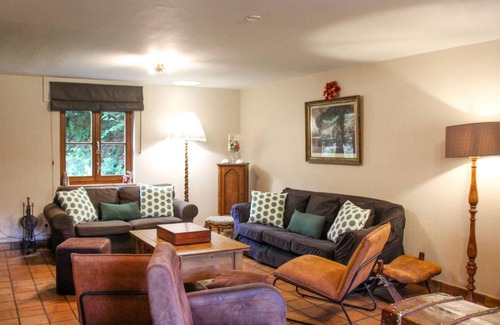Marche-en-Famenne House | 230 m² House ∙ 1 bedroom ∙ 12 guests