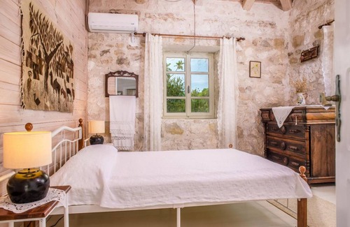 Ano Vasilikos House | 230 m² House ∙ 1 bedroom ∙ 8 guests