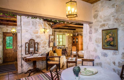 Ano Vasilikos House | 230 m² House ∙ 1 bedroom ∙ 8 guests