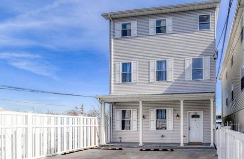Jersey City Apartment | 232 m² Apartment ∙ 7 bedrooms ∙ 20 guests