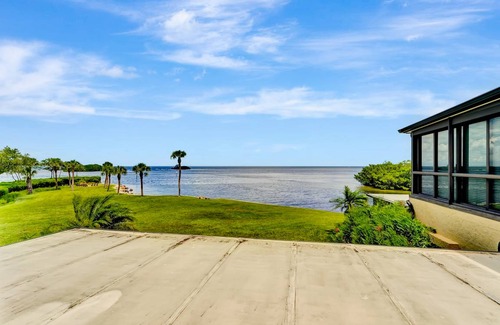 Burnt Store Marina Condo | 232 m² Condo ∙ 3 bedrooms ∙ 6 guests