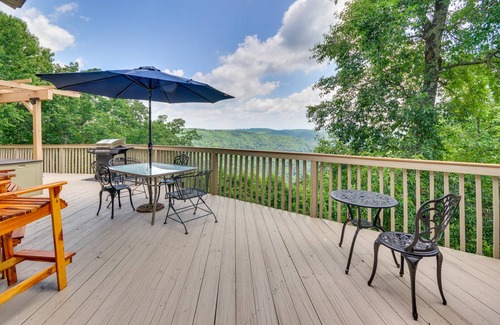 Dan River House | 232 m² House ∙ 3 bedrooms ∙ 9 guests