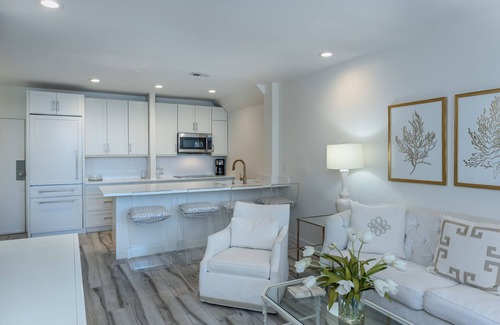West Beach Village Condo | 2374 Shipwatch: Stylish 1 Bedroom Beachfront Villa, Bike Credit