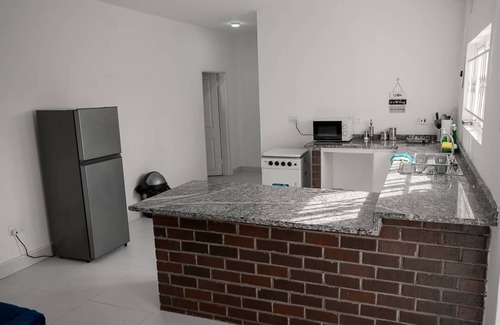 Lusaka Apartment | 24/7 Solar Power| Wi-Fi| 5 mins to East Park Mall Safe