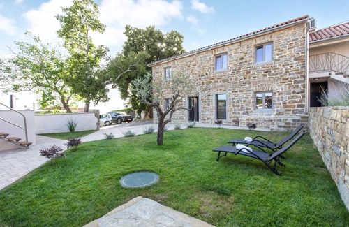 Koper House | 240 m² House ∙ 7 bedrooms ∙ 14 guests