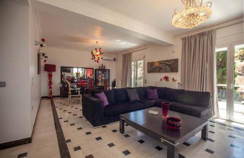 Nafplion City Centre Villa | 240 m² Villa ∙ 5 bedrooms ∙ 10 guests