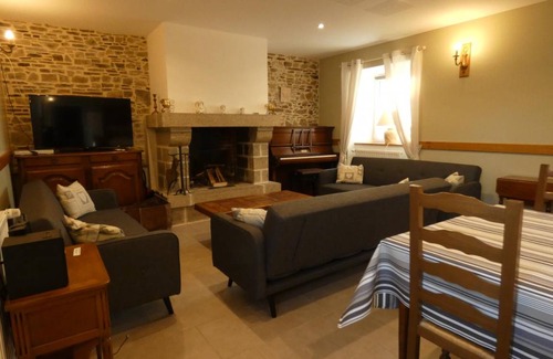 La Feuillie House | 242 m² Gîte ∙ 5 bedrooms ∙ 15 guests