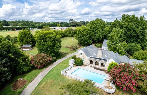 Maryville House | 242 m² House ∙ 5 bedrooms ∙ 10 guests