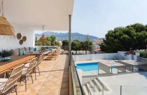 Altea Villa | 245 m² Villa ∙ 5 bedrooms ∙ 10 guests