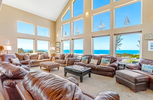 Cloverdale House | 248 m² House ∙ 4 bedrooms ∙ 10 guests