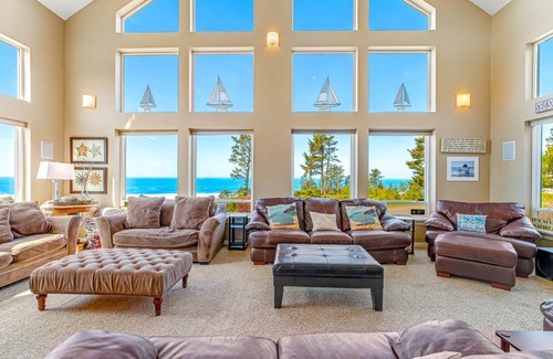 Cloverdale House | 248 m² House ∙ 4 bedrooms ∙ 10 guests