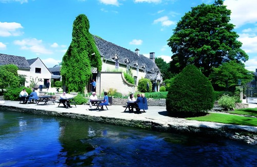 Minster Lovell Hotel | 25 m² Hotel ∙ 3 bedrooms ∙ 127 guests