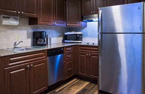 Airport North Condo | 25 Minutes to Disney World + Universal Orlando | Fully-Equipped Suite Close to Airport