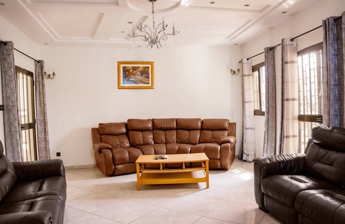 Lome Apartment | 250 m² Apartment ∙ 3 bedrooms ∙ 6 guests