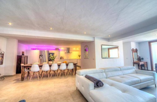 Altea Apartment | 250 m² Apartment ∙ 3 bedrooms ∙ 9 guests