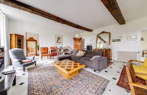 Julienne House | 250 m² House ∙ 4 bedrooms ∙ 7 guests