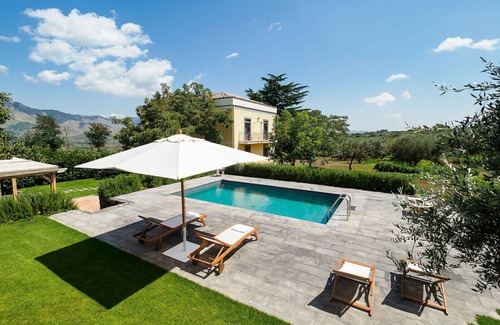 Rovittello Villa | 250 m² Villa ∙ 5 bedrooms ∙ 10 guests