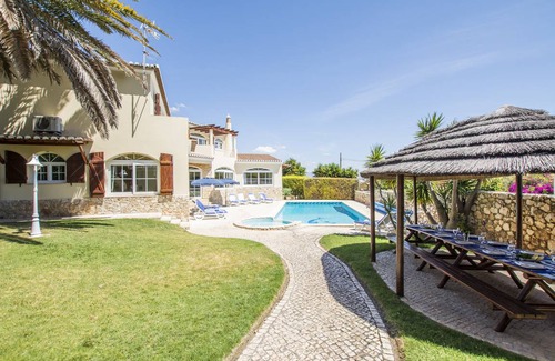 Lagos Villa | 250 m² Villa ∙ 5 bedrooms ∙ 10 guests