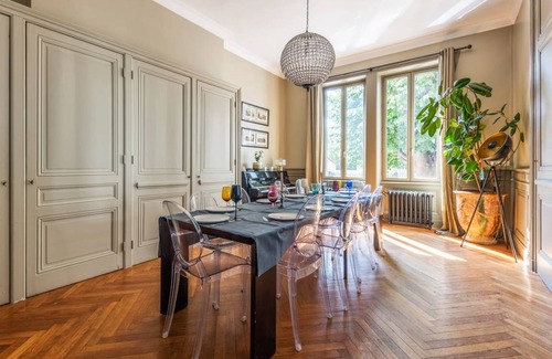 Champagne-au-Mont-d'Or Villa | 250 m² Villa ∙ 6 bedrooms ∙ 12 guests
