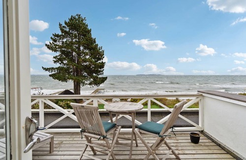 Espergaerde House | 253 m² House ∙ 4 bedrooms ∙ 7 guests
