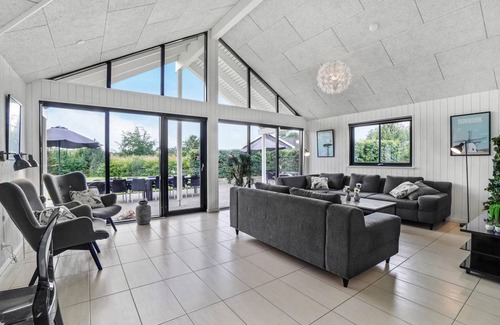 Holloselund House | 256 m² House ∙ 7 bedrooms ∙ 18 guests