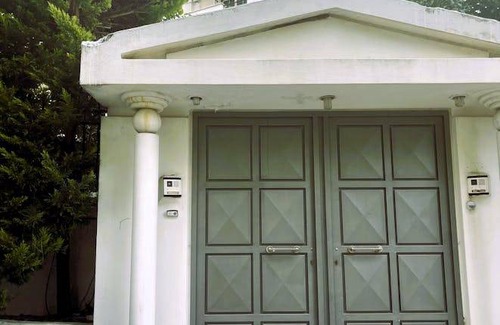 Dionysos House | 260 m² House ∙ 4 bedrooms ∙ 8 guests