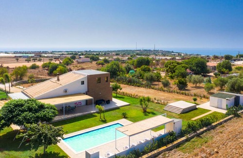 Scicli Villa | 260 m² Villa ∙ 4 bedrooms ∙ 10 guests