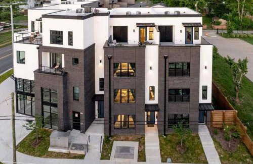 McFerrin Park House | 263 m² House ∙ 4 bedrooms ∙ 12 guests