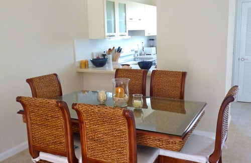 Vuemont Apartment | ‘267atVuemont’. Beautiful Luxury 2 Bed Apartment, Tropical Gardens & Sea Views