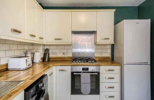 Thringstone House | 26WWC Sleeps 5 |Private Parking | Arena Coventry