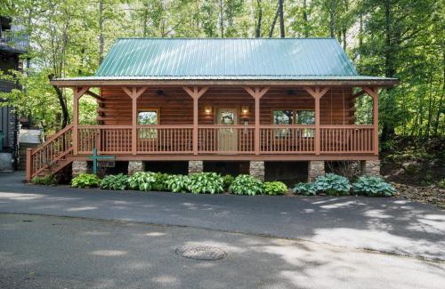 Gatlinburg House | 270 Black Bear Retreat Cabin