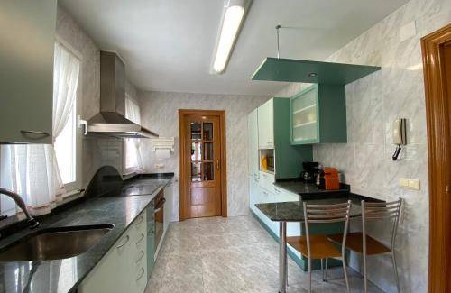 Baranain House | 273 m² House ∙ 6 bedrooms ∙ 11 guests