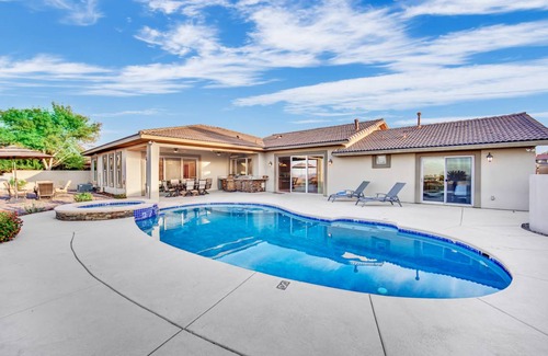 Black Mountain House | 274 m² House ∙ 3 bedrooms ∙ 8 guests