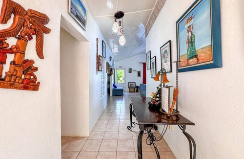 Treasure Beach House | 278 m² House ∙ 4 bedrooms ∙ 8 guests