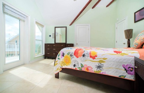North Side House | 279 m² House ∙ 3 bedrooms ∙ 9 guests