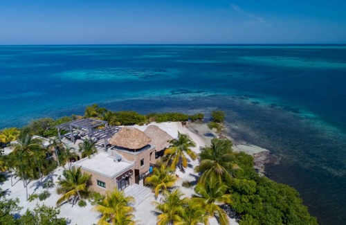 Placencia Villa | 279 m² Villa ∙ 2 bedrooms ∙ 4 guests