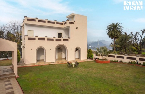 Pathankot Villa | 279 m² Villa ∙ 4 bedrooms ∙ 12 guests