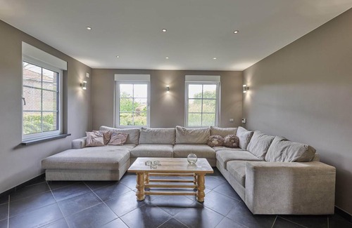 Heers House | 280 m² House ∙ 4 bedrooms ∙ 8 guests