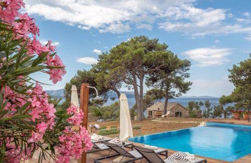 Murvica Villa | 280 m² Villa ∙ 4 bedrooms ∙ 8 guests