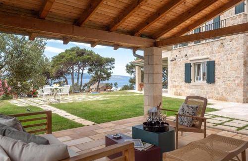Murvica Villa | 280 m² Villa ∙ 4 bedrooms ∙ 8 guests
