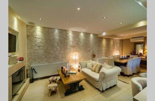 Markopoulo Mesogaias Villa | 285 m² Villa ∙ 4 bedrooms ∙ 9 guests